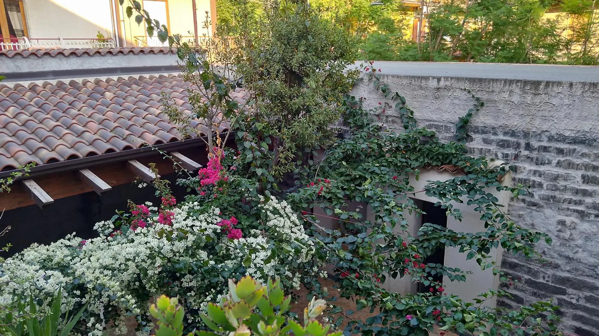 Al Cortile Apartment Santa Maria di Licodia